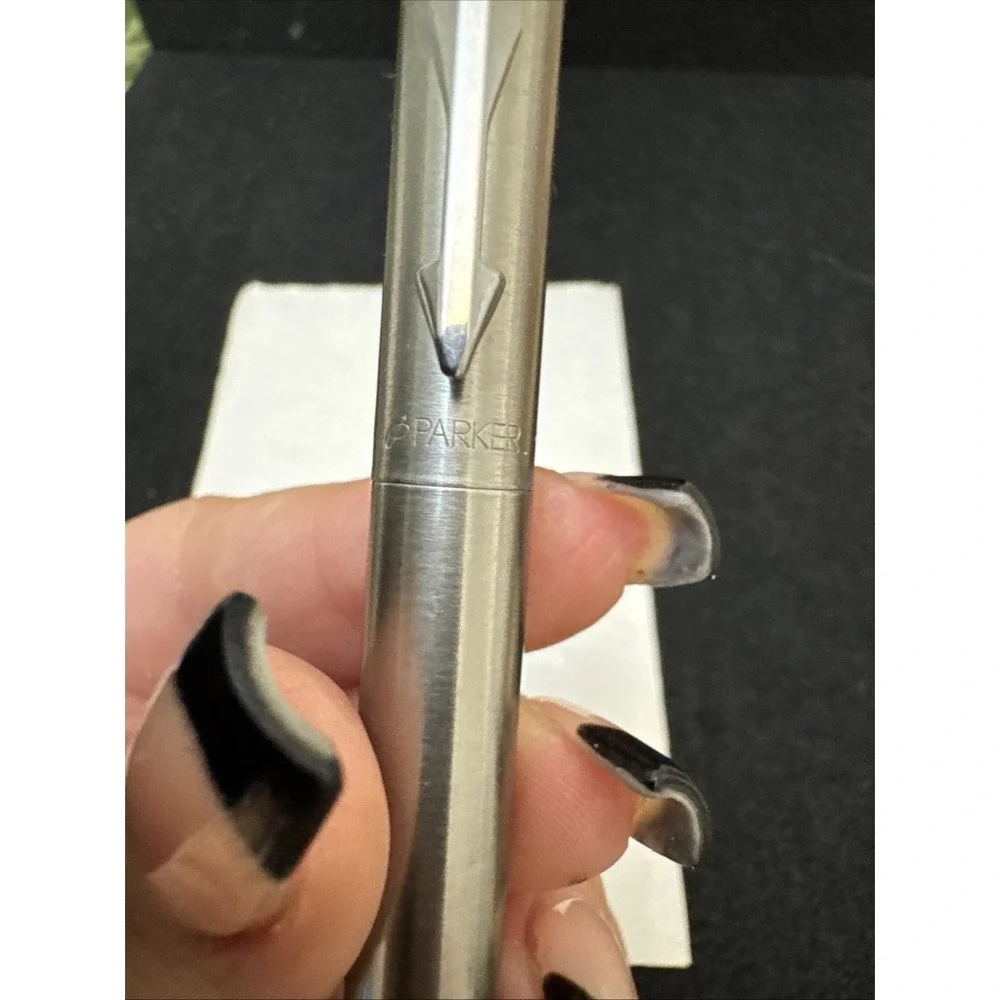 Parker Vector Stainless Steel Medium Nib Fountain pen Made In UK N III